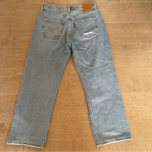 Levis 501 Button Up Ripped Jeans - Picture 4 of 6